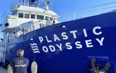De l’eau potable sur le navire de Plastic Odyssey