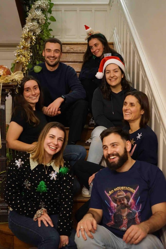 Equipe de chargés de projets d'InovaYa lors du repas de fin d'année 2025