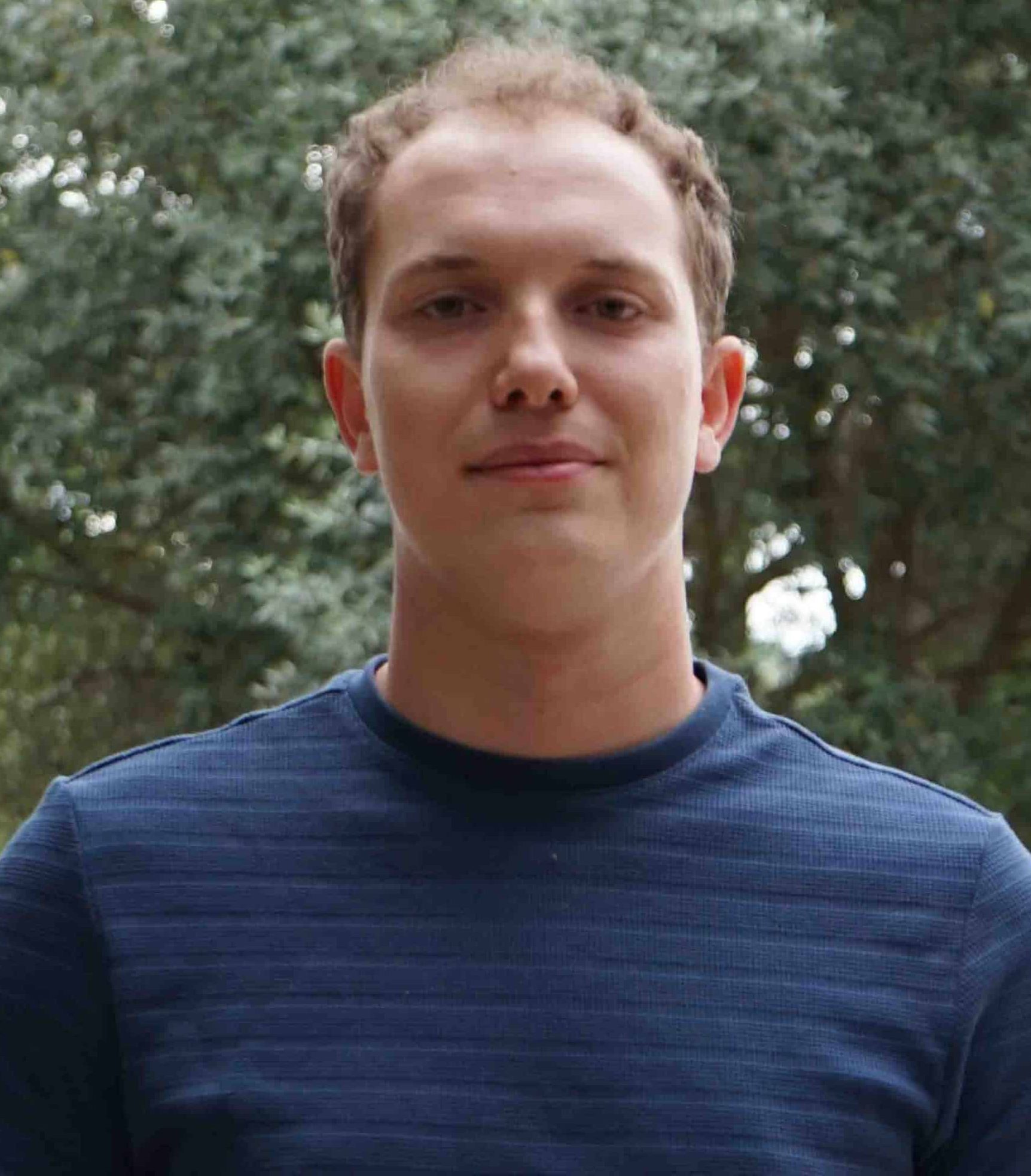 Portrait of Léo Berruyer, automation engineer and electrician at InovaYa