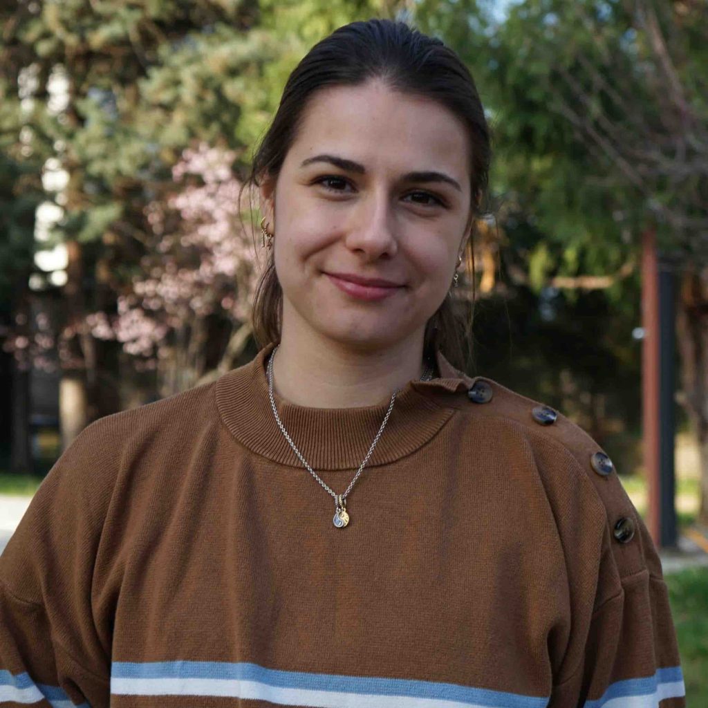 Portrait de Maëlys Teppe chargée de projets InovaYa.